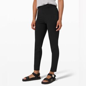Lululemon Here to There High-Rise 7/8 Pant
Black